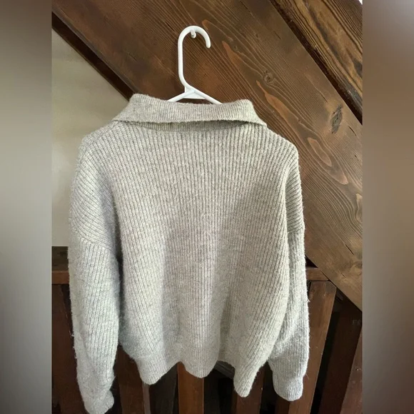 Dynamite Light Gray V-Neck Sweater with Buttons - Picture 2 of 4